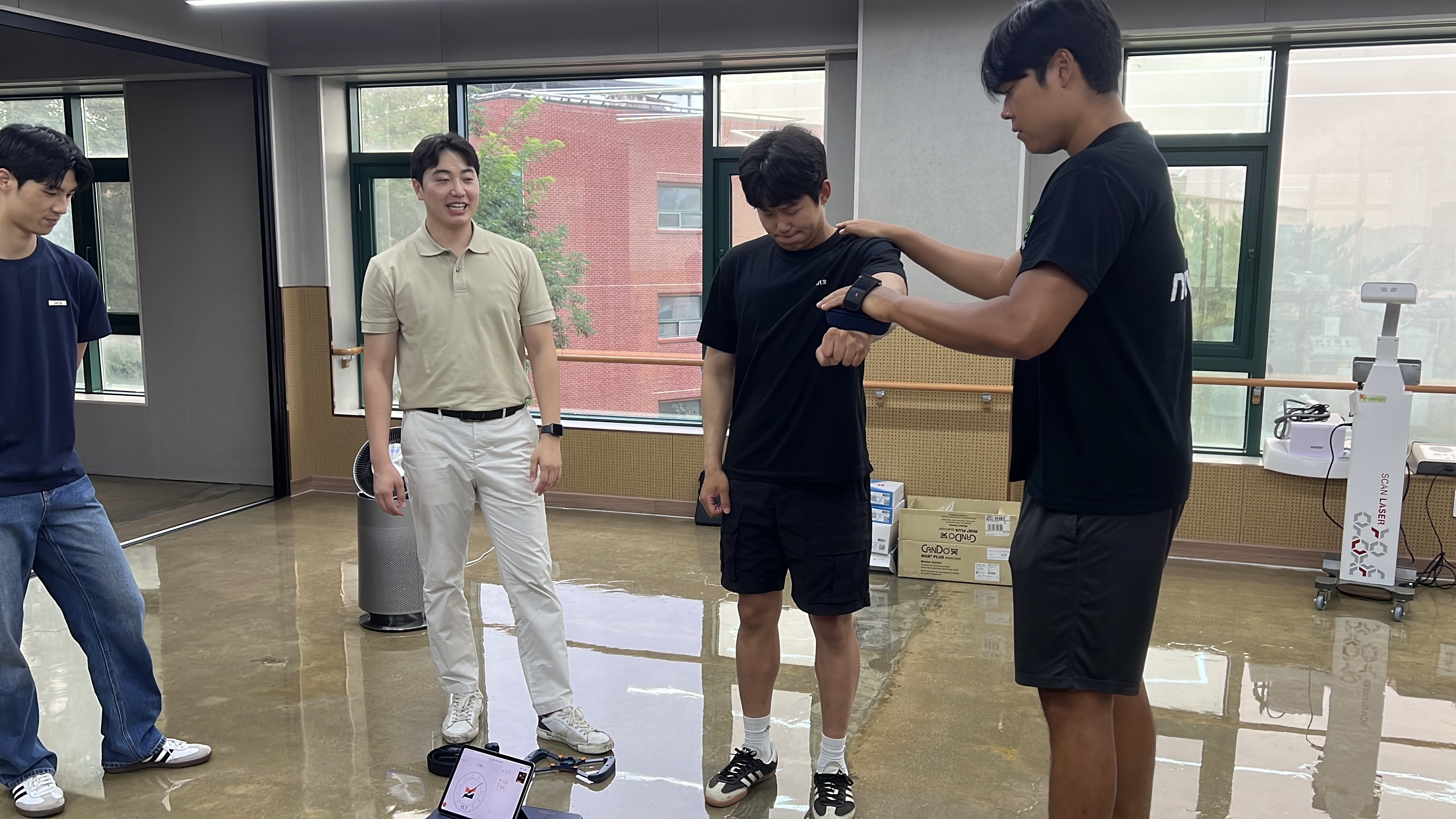 테이핑 & 마사지 실습 특강 이미지 3 - 본문에 자세한설명을 제공합니다.